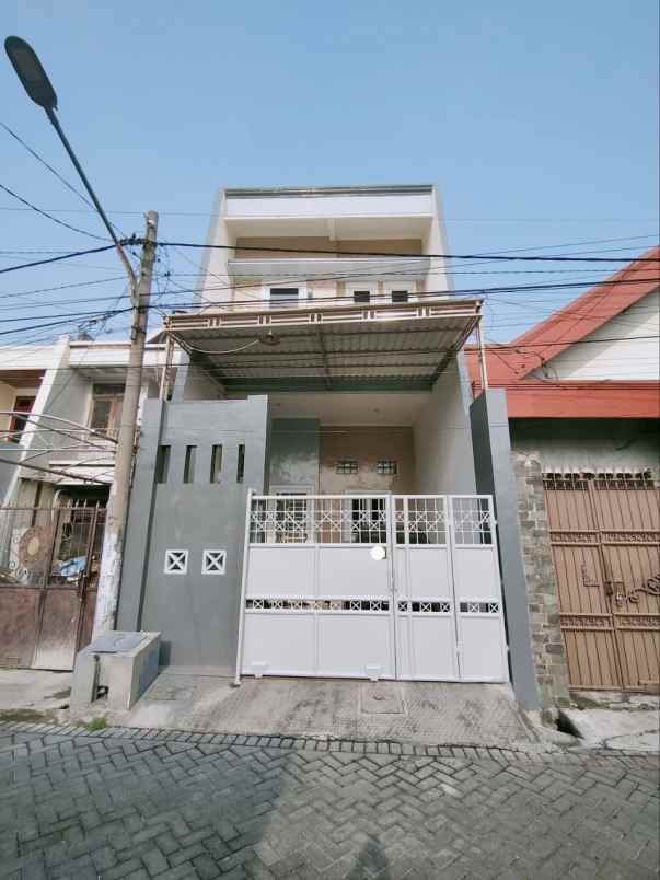 rumah 2 lantai lebak rejo siap huni