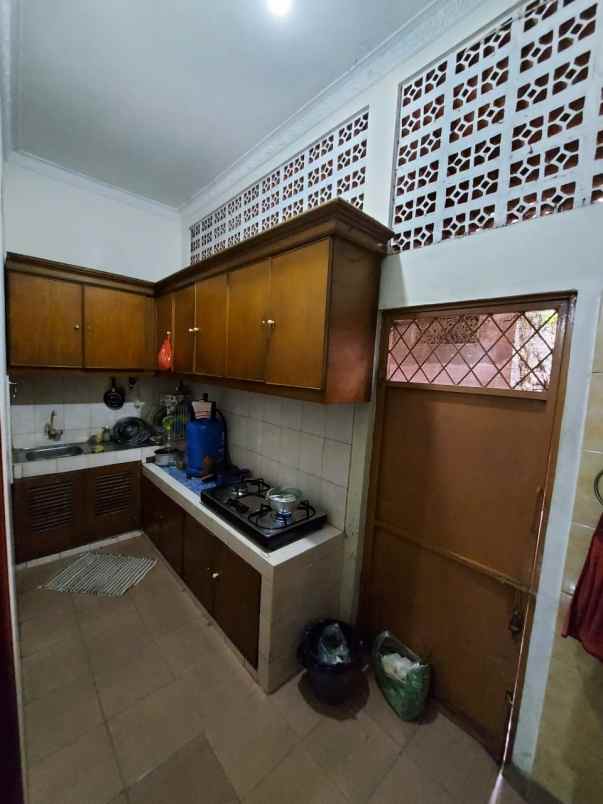 rumah akses 2 mobilea bukit duri 2 km ke stasiun tebet