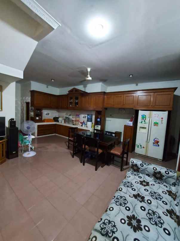 rumah akses 2 mobilea bukit duri 2 km ke stasiun tebet