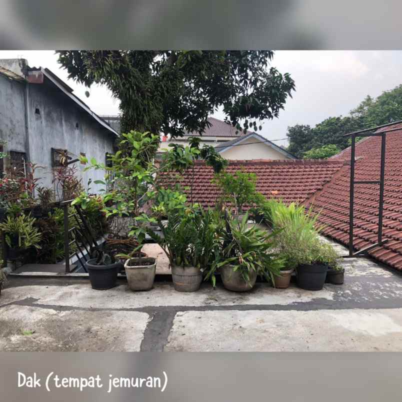 rumah bagus untuk kantor cafe dan kosan di bandung