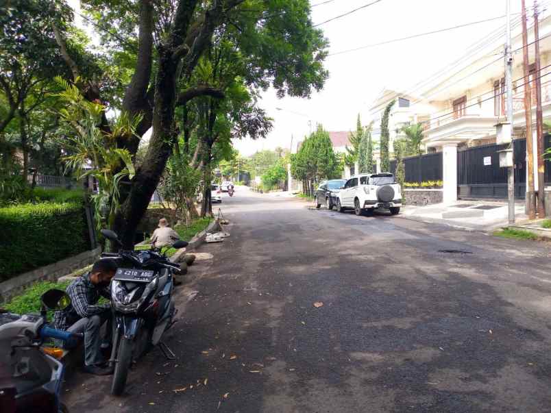 rumah bagus untuk kantor cafe dan kosan di bandung