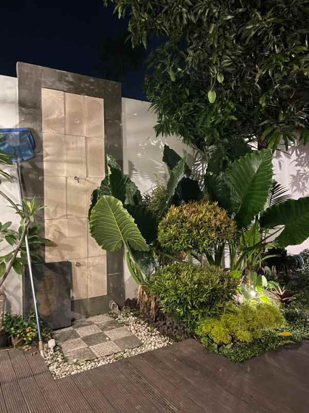 rumah banyumanik dengan private pool