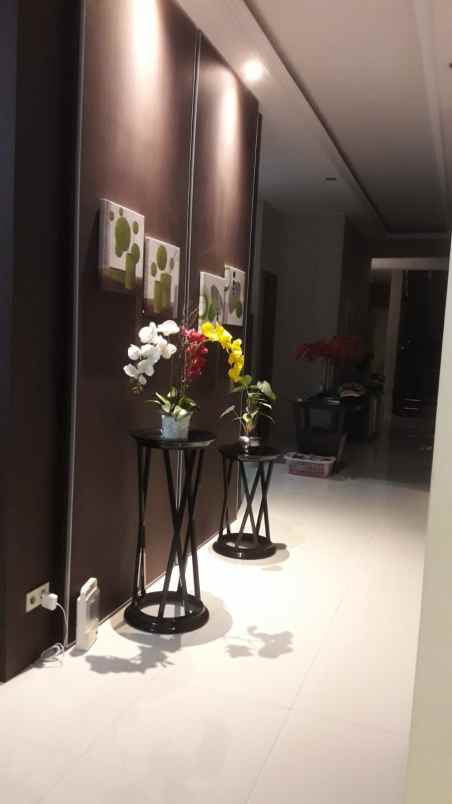 rumah banyumanik dengan private pool