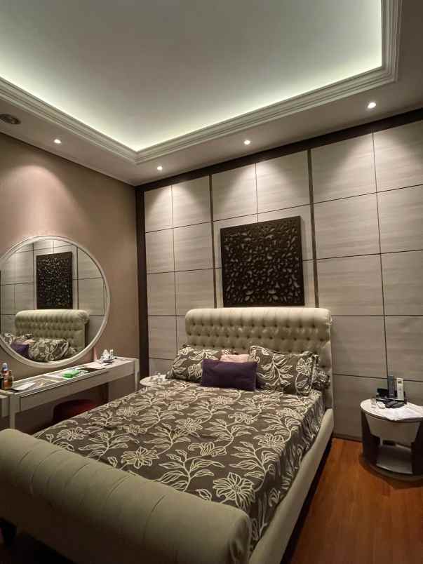 rumah banyumanik dengan private pool