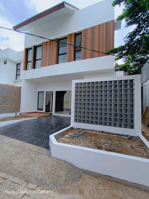 rumah baru 2 lantai dalam town house pesanggrahan