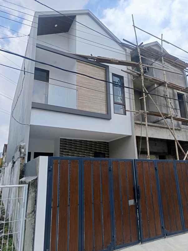 rumah baru dalam komplek pdk cipondoh tangerang