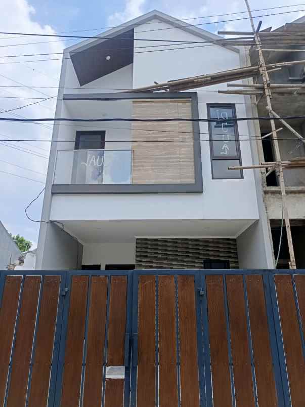 rumah baru dalam komplek pdk cipondoh tangerang