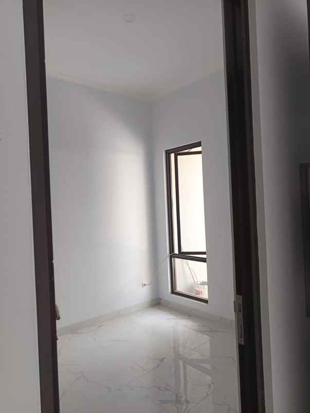 rumah baru dalam komplek pdk cipondoh tangerang