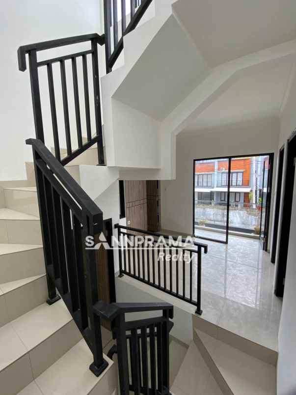 rumah baru elegant dalam cluster di pondok petir depok