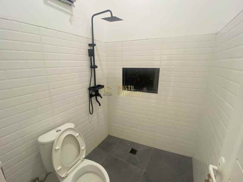 rumah baru proses bangun dekat mall sch