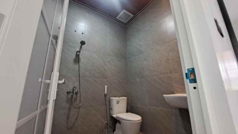 rumah baru siap huni di taman harapan baru thb bekasi