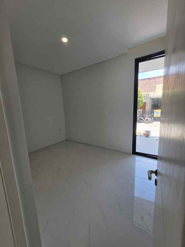 rumah baru sutorejo prima indah surabaya under 2m