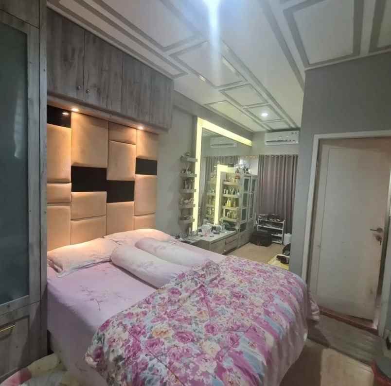 rumah cantik 2 450m kembangan jakarta barat