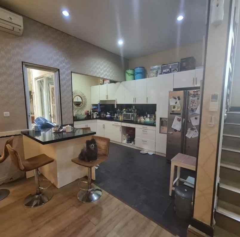 rumah cantik 2 450m kembangan jakarta barat