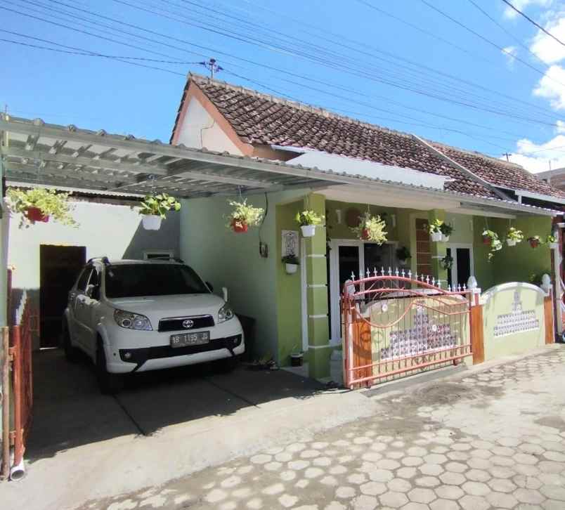 rumah cantik minimalis di banguntapan bantul