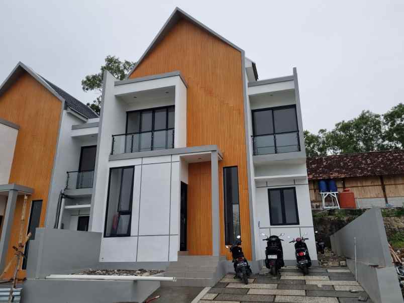 rumah cantik tanah luas di gamping sleman