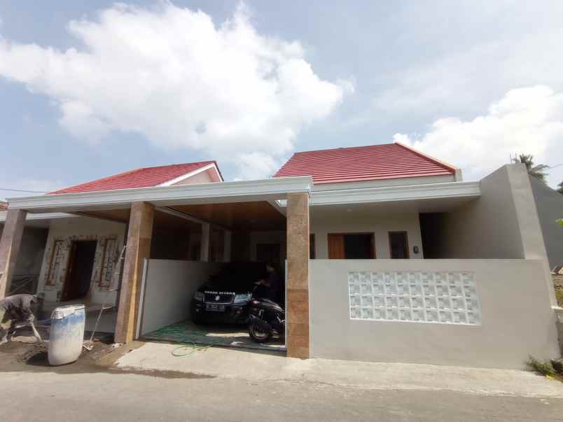 rumah cantik view sawah di jakal atas dekat kampus uii