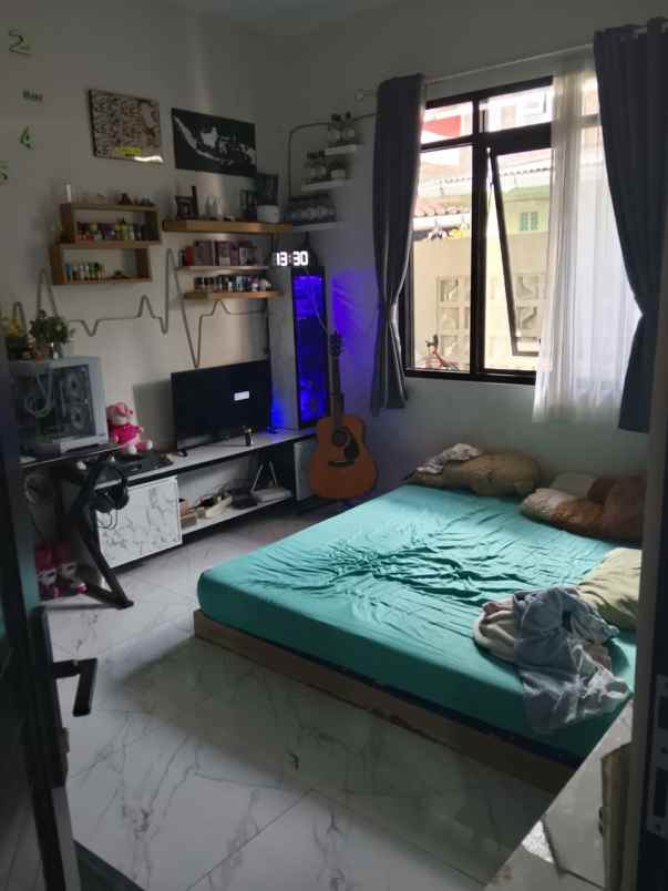 rumah cihanjuang dekat pemkot cimahi full bangunan