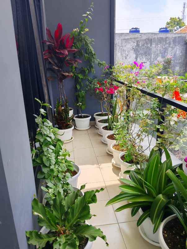 rumah cihanjuang dekat pemkot cimahi full bangunan