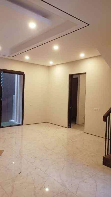 rumah dijual citraland woodland surabaya barat