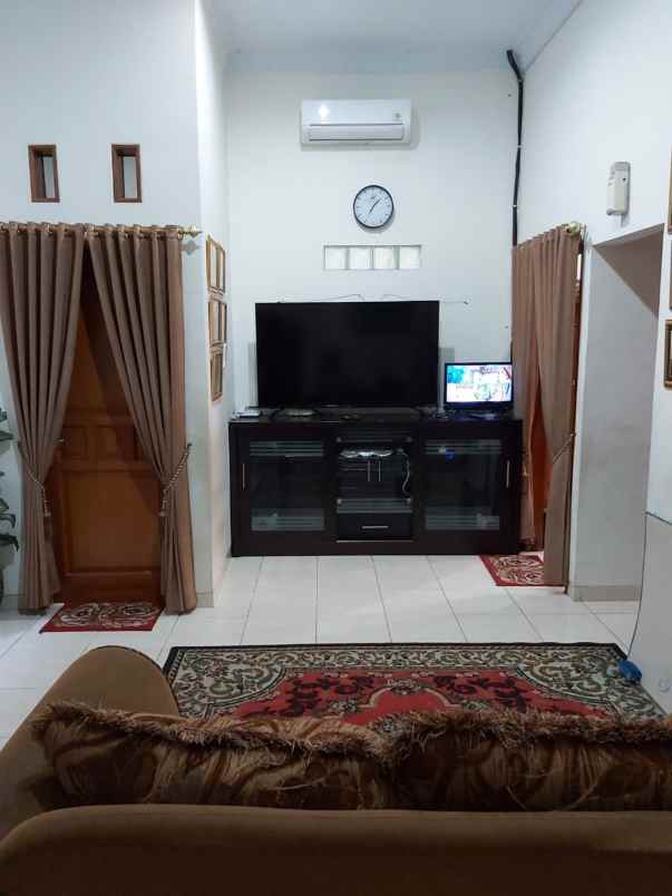 rumah dijual di pondok kelapa selatan