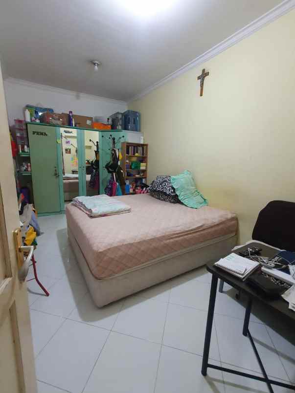 rumah dijual taman puspa raya citraland surabaya barat