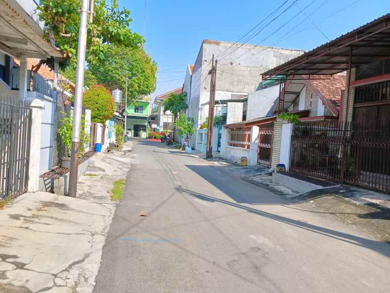 rumah dua lantai seteran miroto semarang tengah