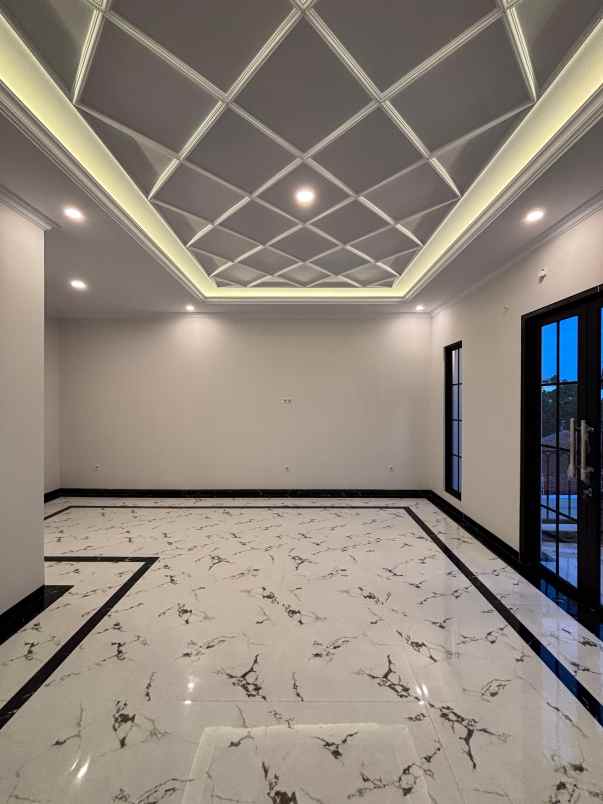 rumah jagakarsa dalam komplek