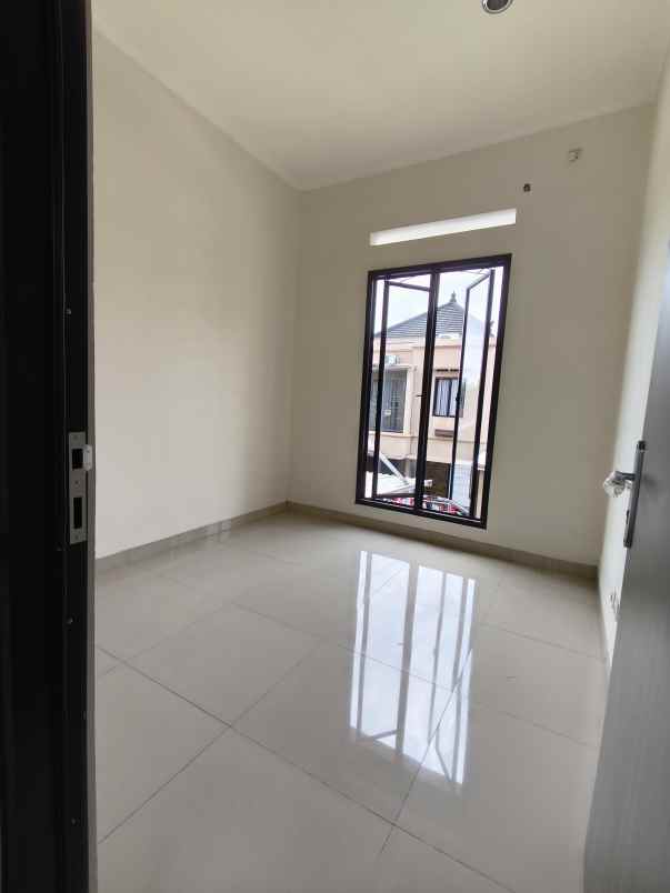 rumah jalan raya muchtar no 1