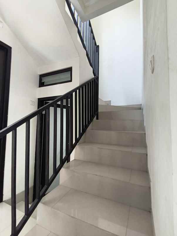 rumah jalan raya muchtar no 1