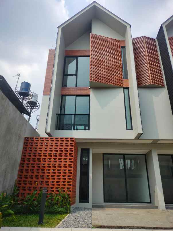 rumah jl rusa raya