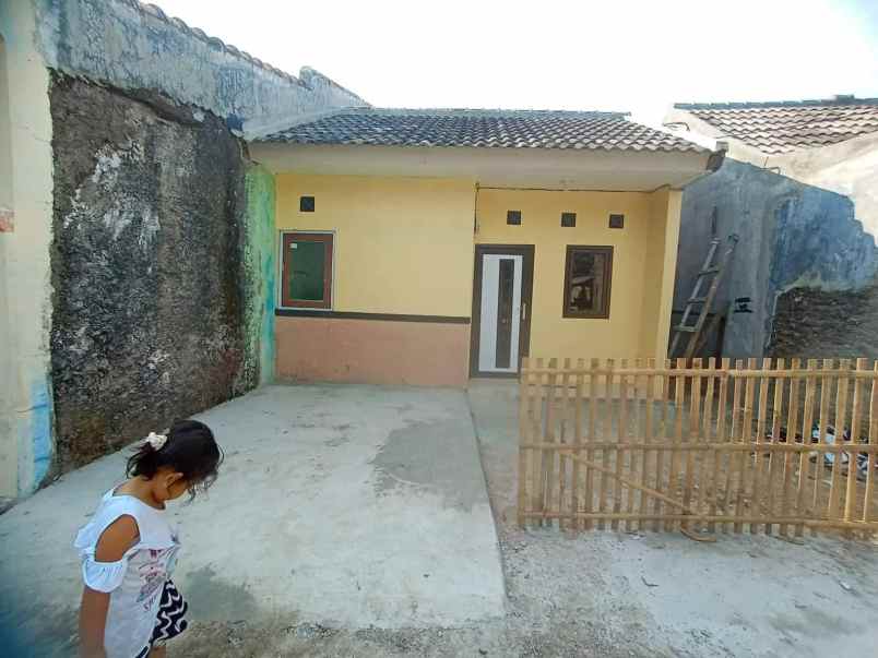 rumah jln perum gpp pamengkang