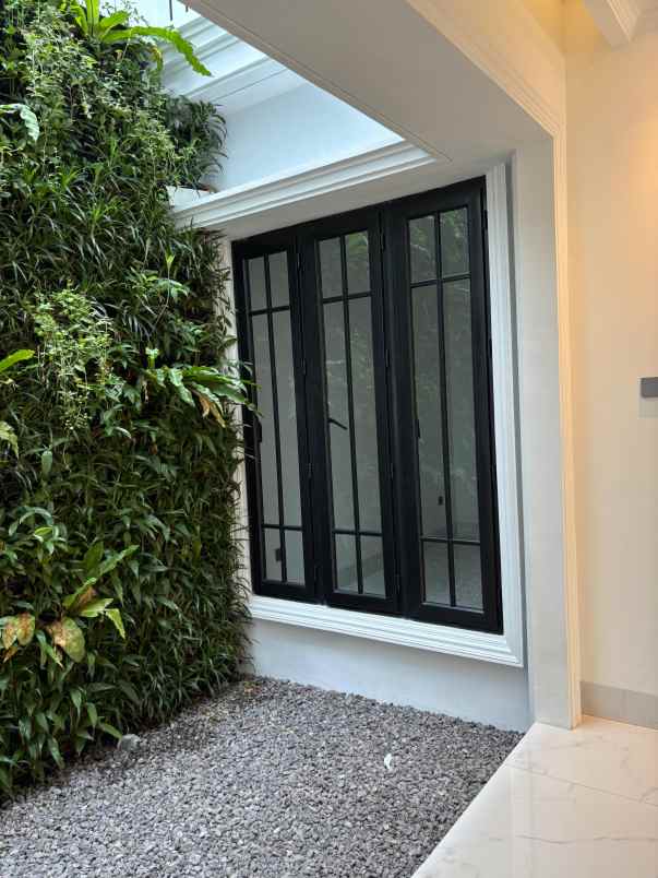 rumah klasik mewah di cempaka putih jakarta pusat