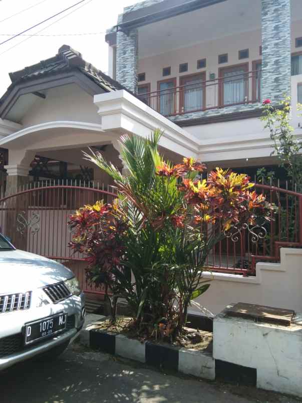 rumah komplek pondok mas 7 menit tol baros 2 lantai