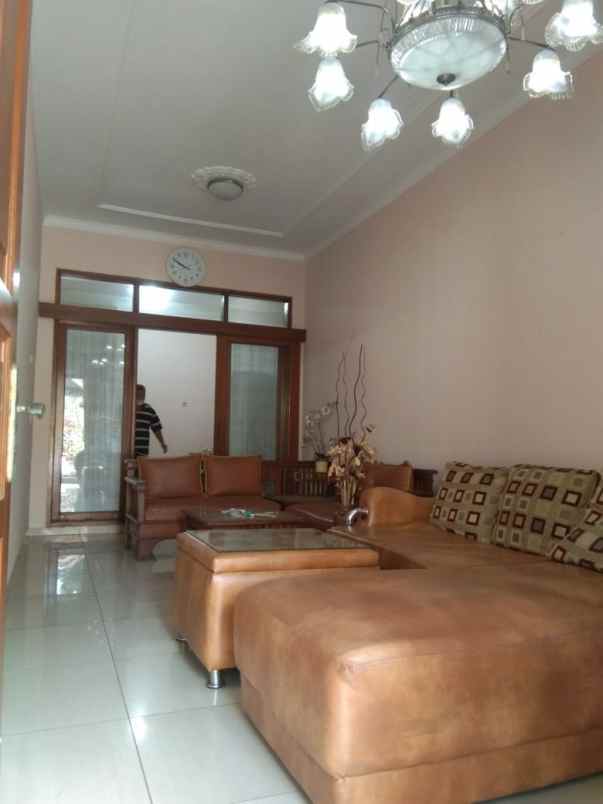 rumah komplek pondok mas 7 menit tol baros 2 lantai