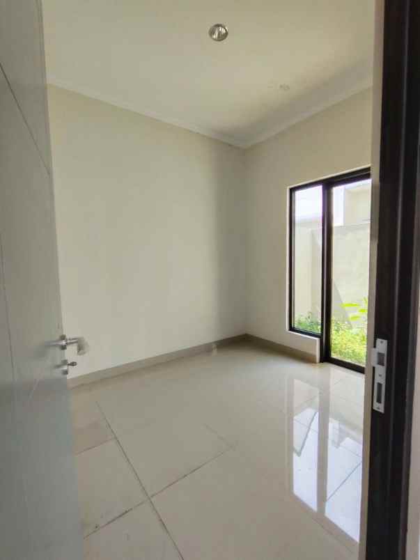 rumah komplek strategis dekat tol cimanggis depok