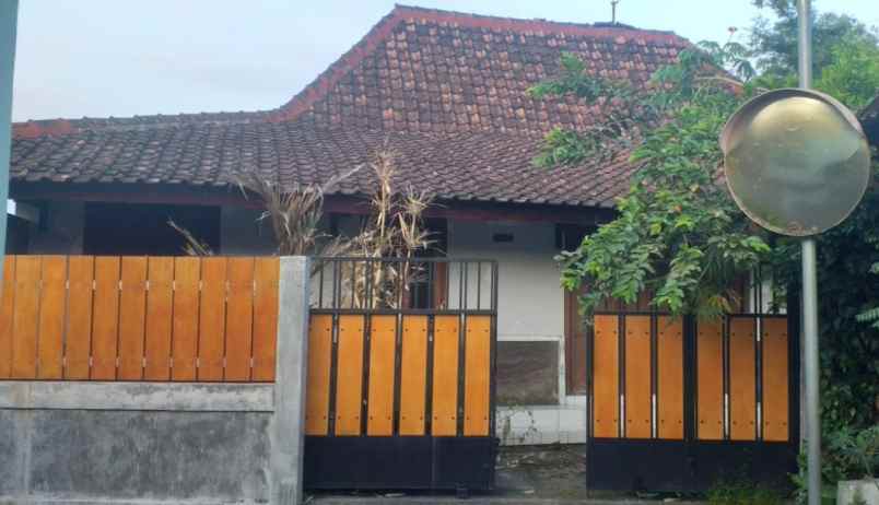 rumah limasan di sardonoharjo ngaglik sleman