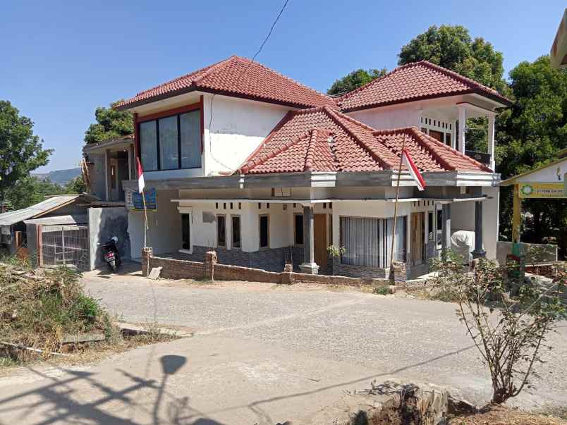 rumah luas siap huni di cikahuripan cicalengka