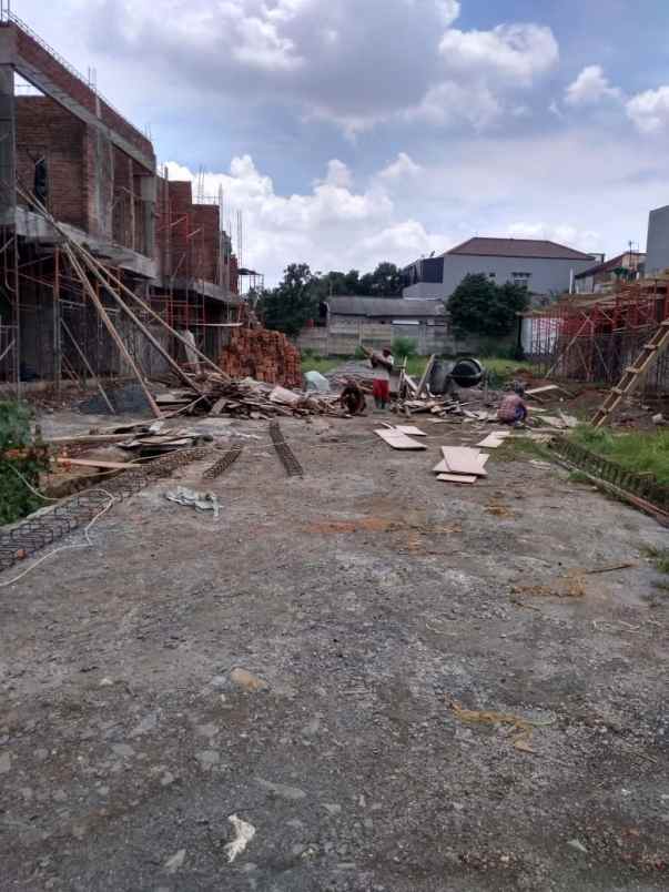 rumah lubang buaya jakarta timur