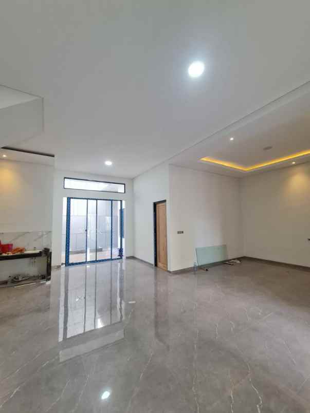 rumah manyar kertoadi new gress minimalis strategis