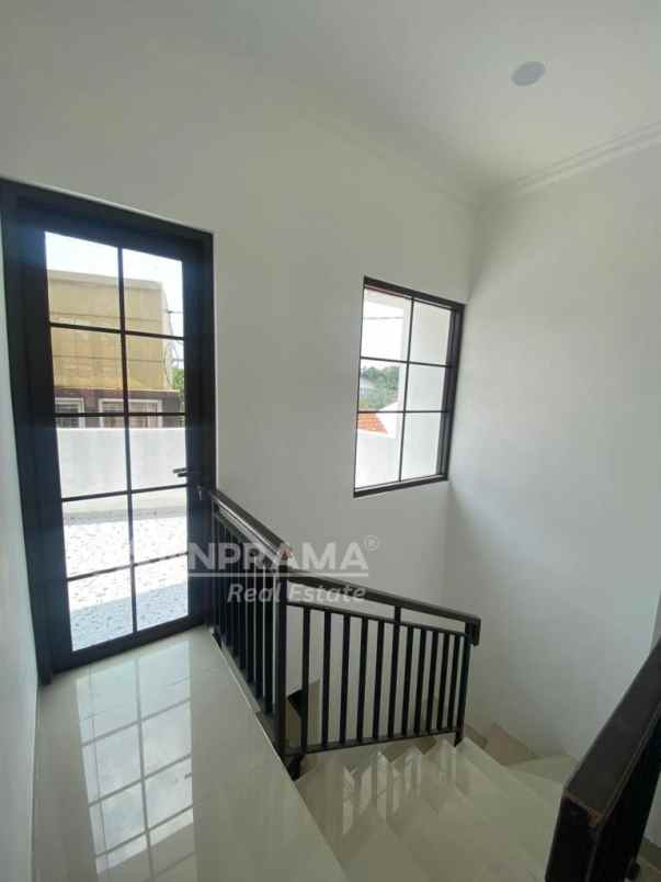 rumah mewah 3 kt strategis limo depok