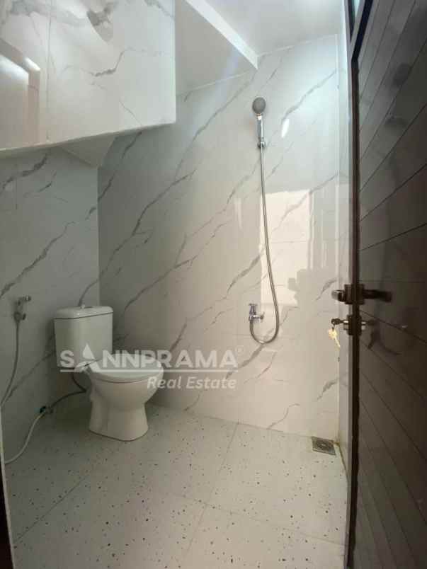 rumah mewah 3 kt strategis limo depok