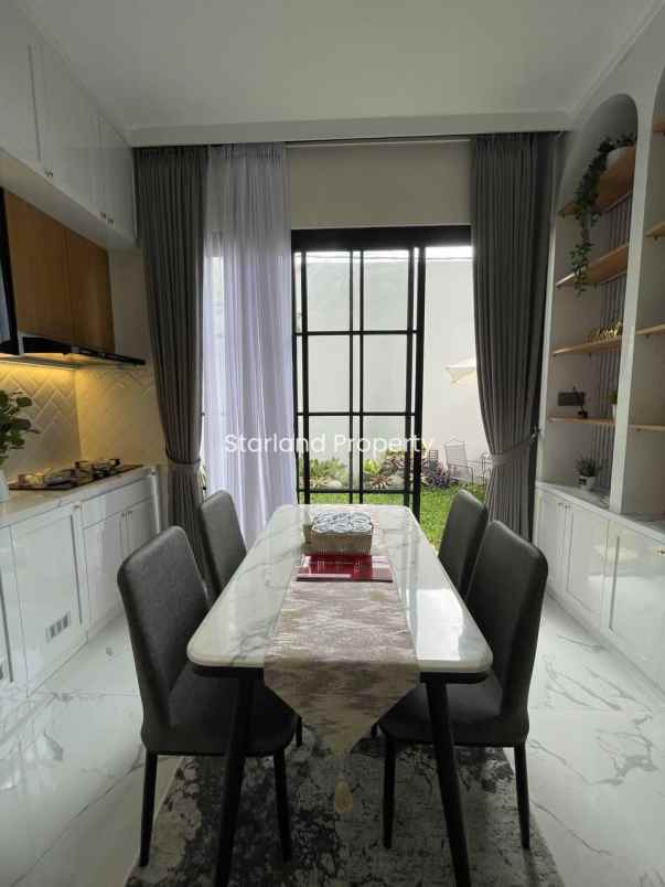 rumah mewah american style di cirendeu ciputat tangsel