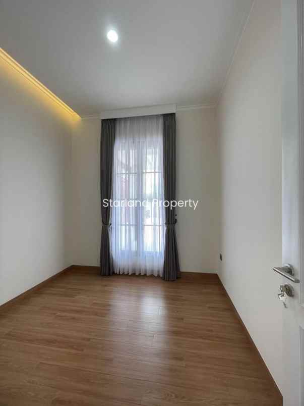 rumah mewah american style di cirendeu ciputat tangsel