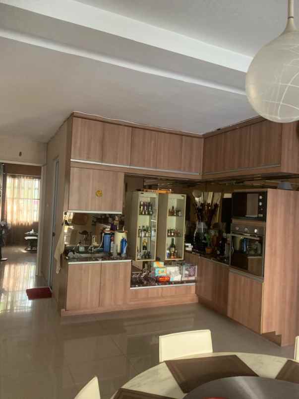 rumah mewah di daan mogot baru furnished siap huni