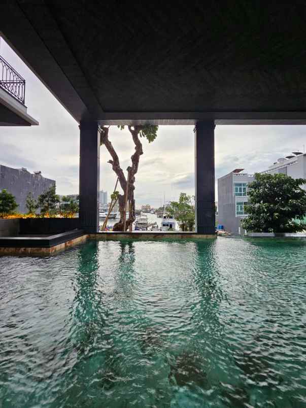 rumah mewah di pantai mutiara jakarta