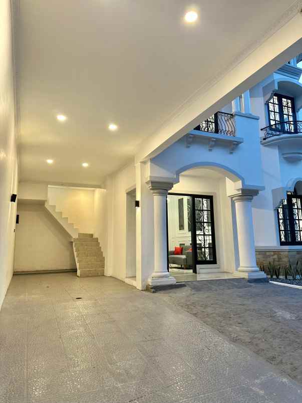 rumah mewah siap huni di deltamas cikarang bekasi