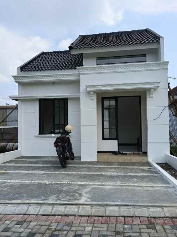 rumah minimalis lokasi 5 menit ke pasar pakis