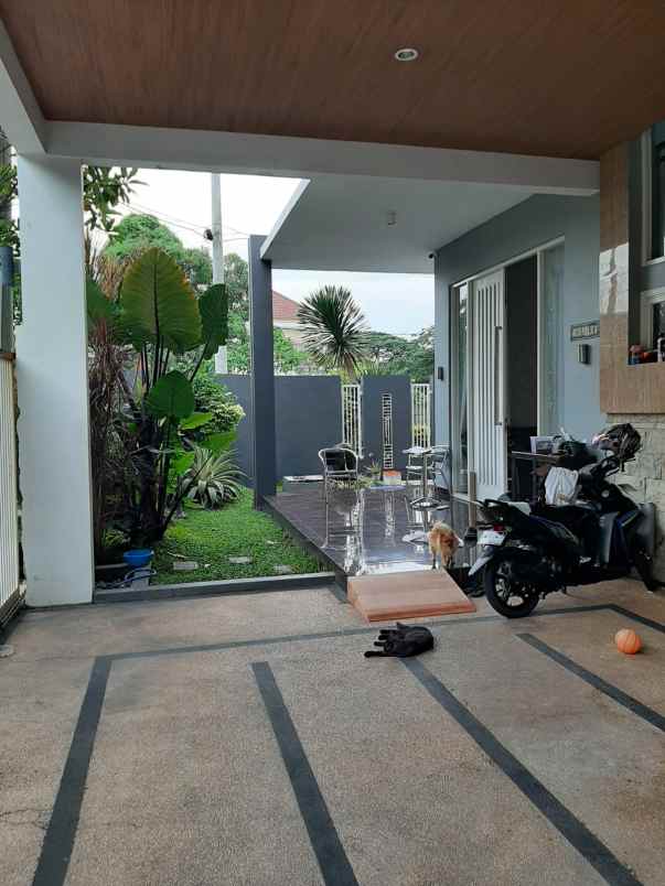 rumah minimalis mewah hook pojok