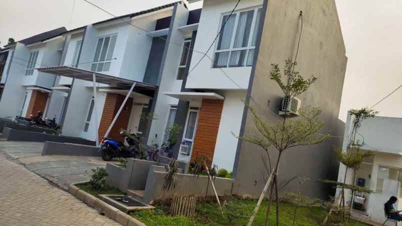 rumah minimalis modern 2 lantai cibubur